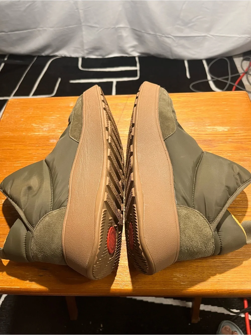 fitflop NYLON FLATFORM Ankle Puffer Women's Ankle Puffer Slip-On Boots in Olive